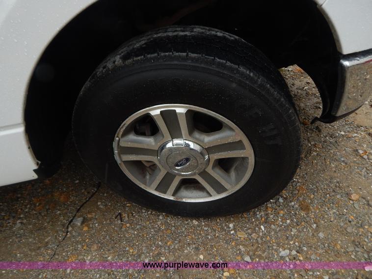 image for item B5846 2007 Ford F150 XLT SuperCrew pickup truck