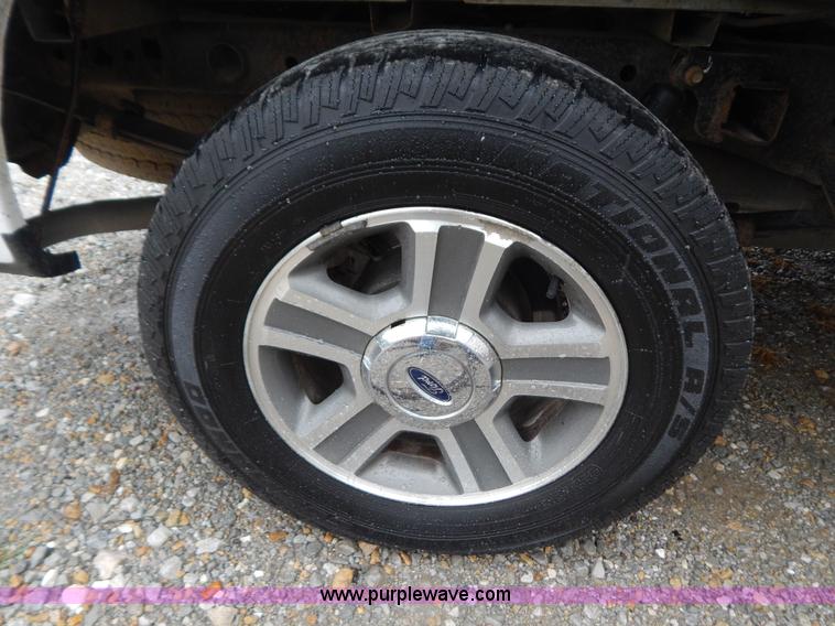 image for item B5846 2007 Ford F150 XLT SuperCrew pickup truck