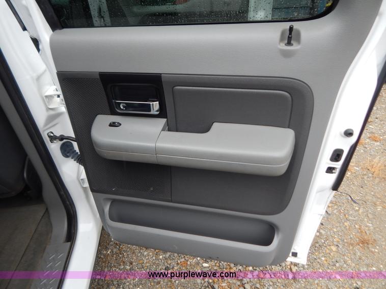 image for item B5846 2007 Ford F150 XLT SuperCrew pickup truck