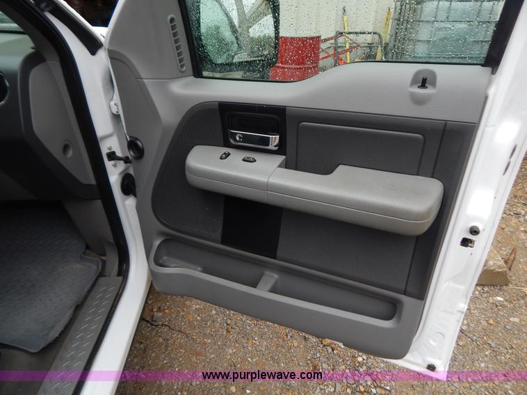 image for item B5846 2007 Ford F150 XLT SuperCrew pickup truck