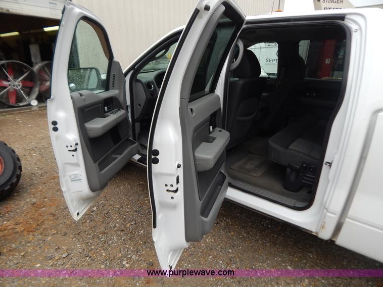 image for item B5846 2007 Ford F150 XLT SuperCrew pickup truck