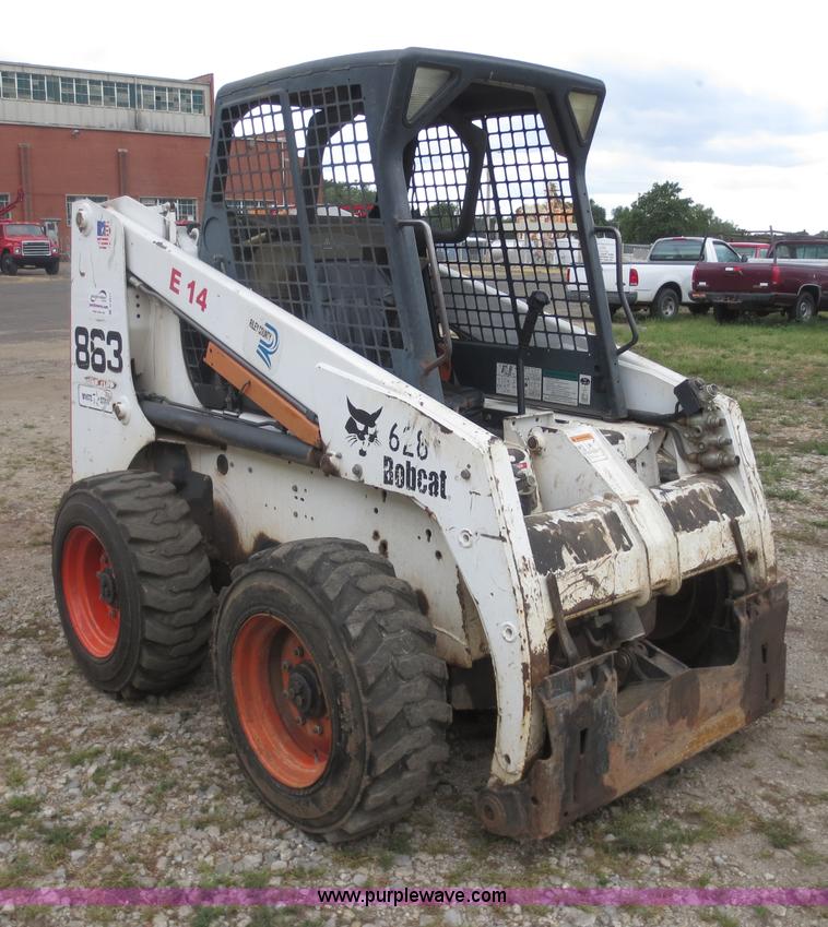 image for item D5917 2002 Bobcat 863 skid steer