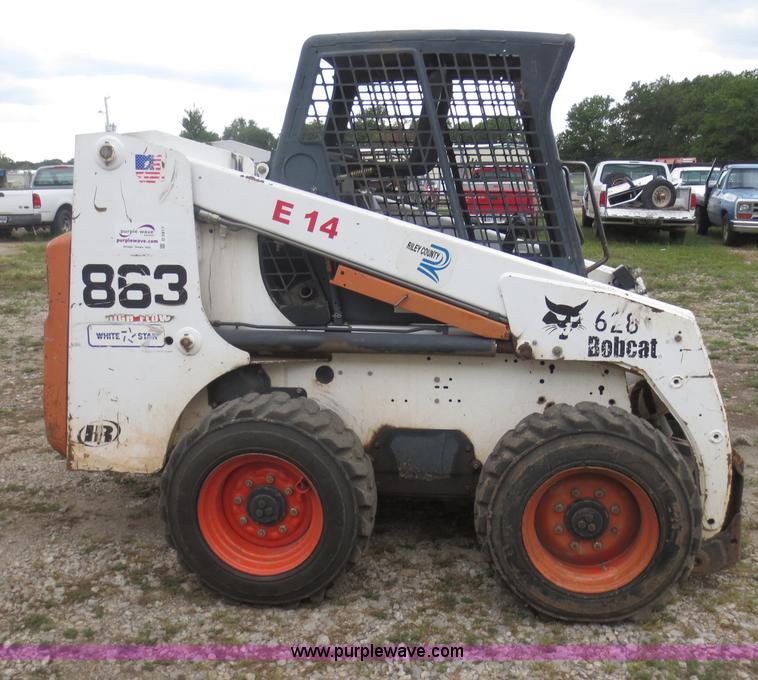 image for item D5917 2002 Bobcat 863 skid steer