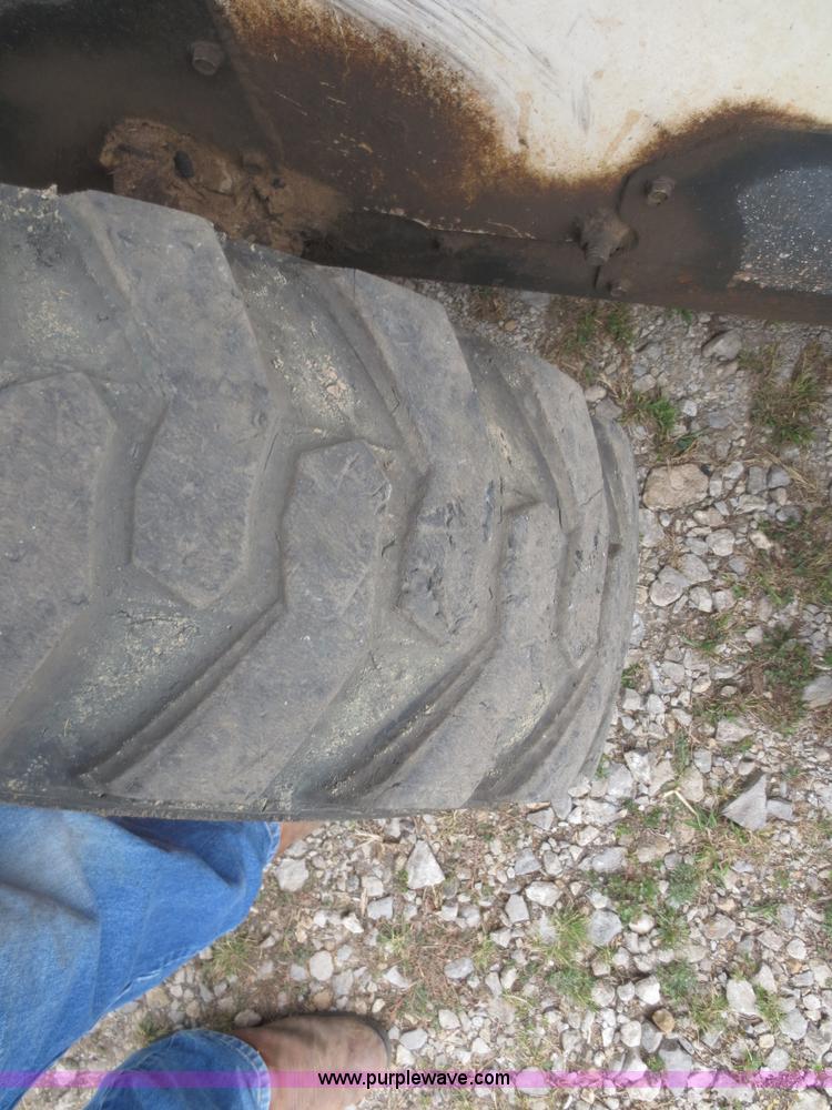 image for item D5917 2002 Bobcat 863 skid steer