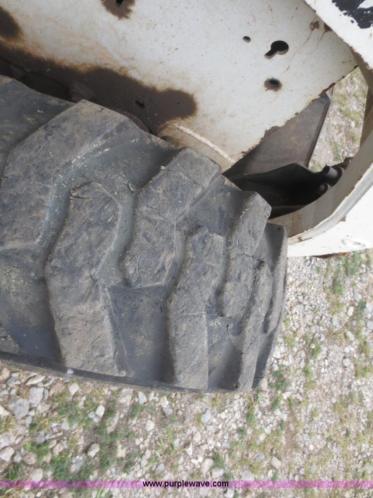 image for item D5917 2002 Bobcat 863 skid steer