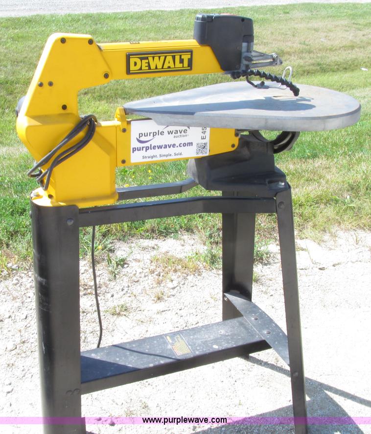 image for item E4515 DeWalt DW788 scroll saw