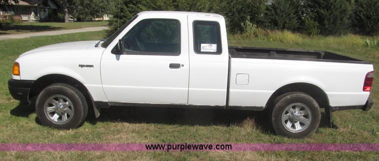 image for item F7131 2003 Ford Ranger XL Ext. Cab pickup truck