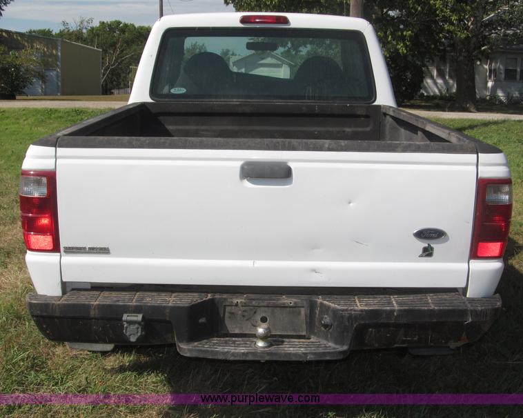 image for item F7131 2003 Ford Ranger XL Ext. Cab pickup truck