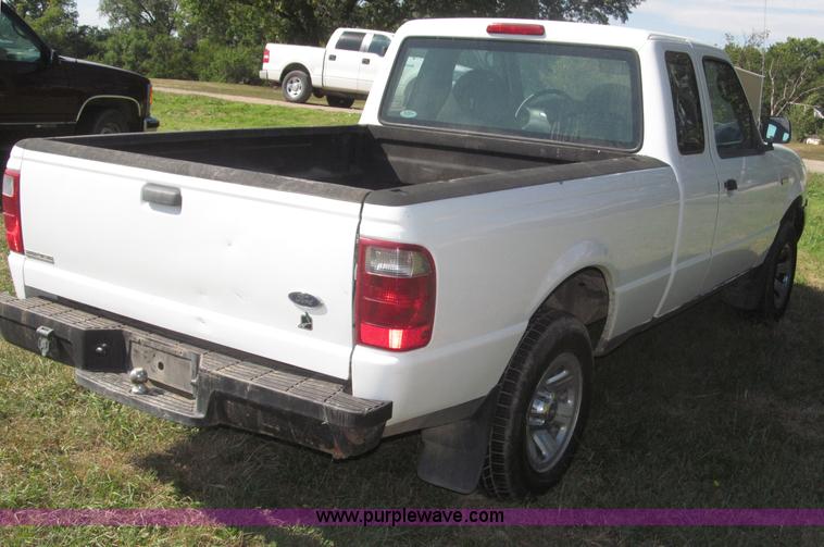 image for item F7131 2003 Ford Ranger XL Ext. Cab pickup truck