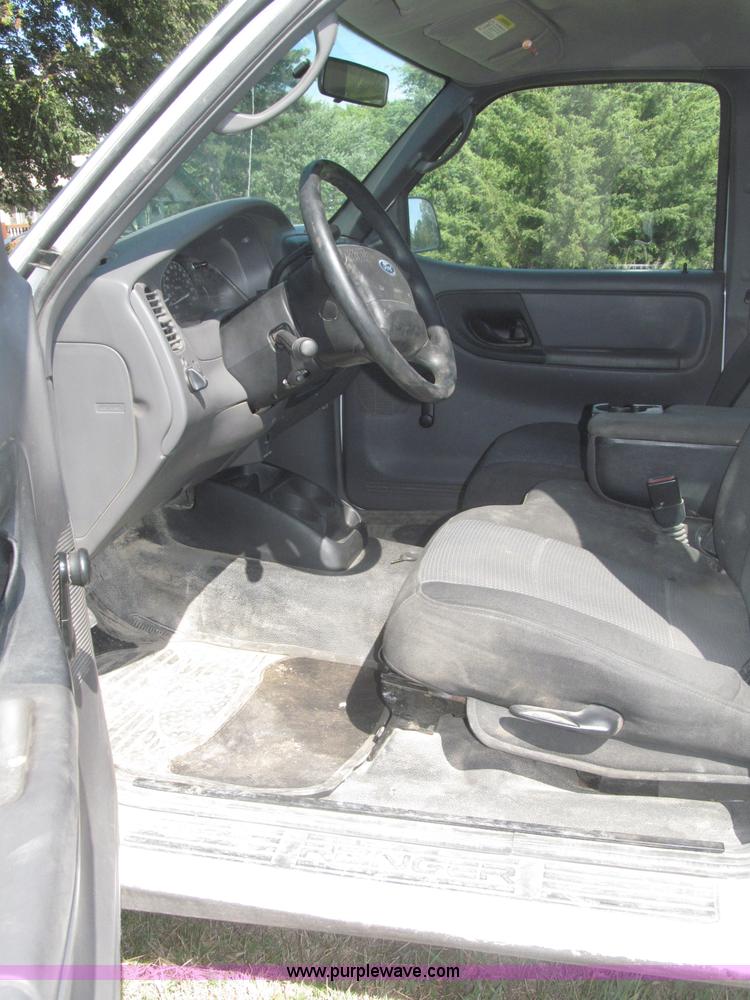 image for item F7131 2003 Ford Ranger XL Ext. Cab pickup truck