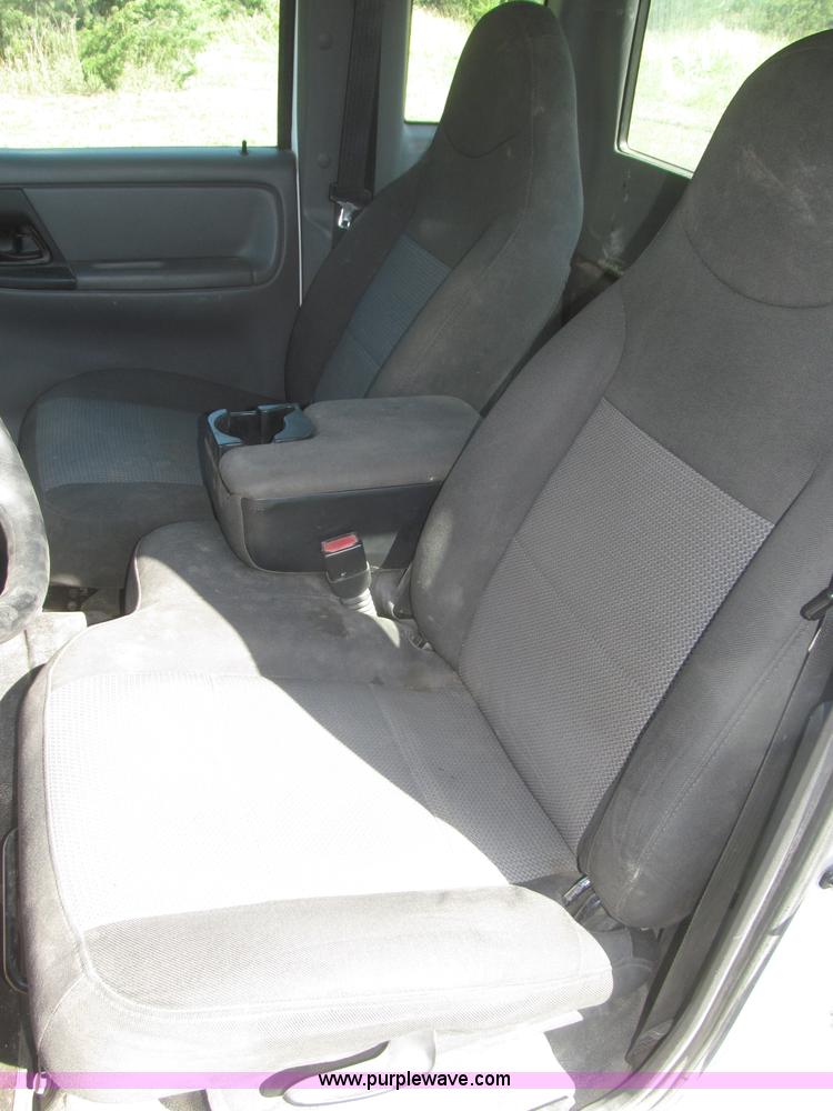 image for item F7131 2003 Ford Ranger XL Ext. Cab pickup truck