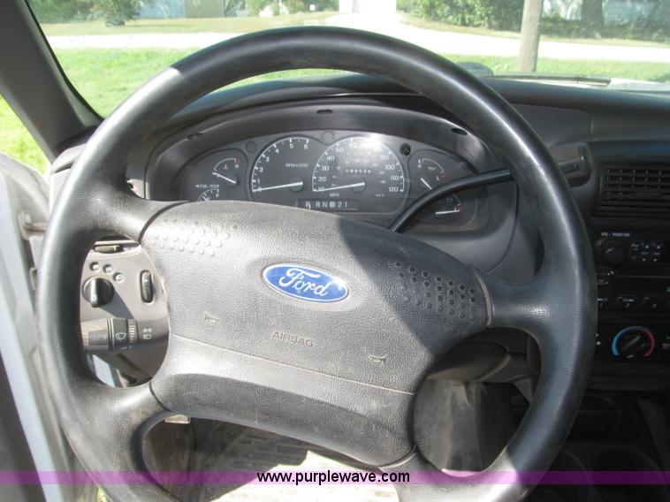 image for item F7131 2003 Ford Ranger XL Ext. Cab pickup truck