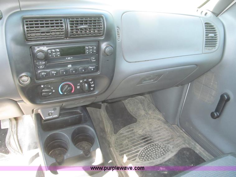 image for item F7131 2003 Ford Ranger XL Ext. Cab pickup truck