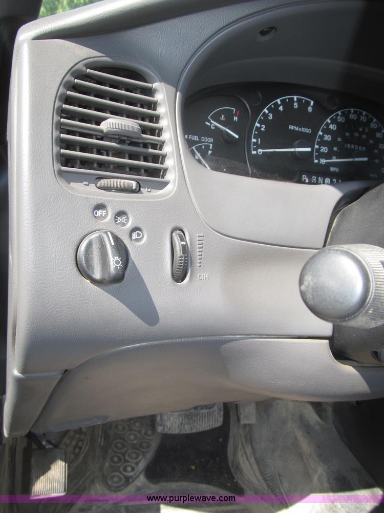 image for item F7131 2003 Ford Ranger XL Ext. Cab pickup truck