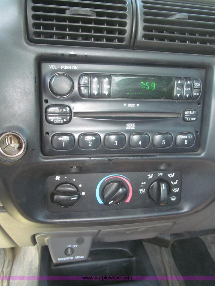 image for item F7131 2003 Ford Ranger XL Ext. Cab pickup truck