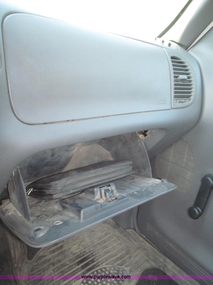 image for item F7131 2003 Ford Ranger XL Ext. Cab pickup truck