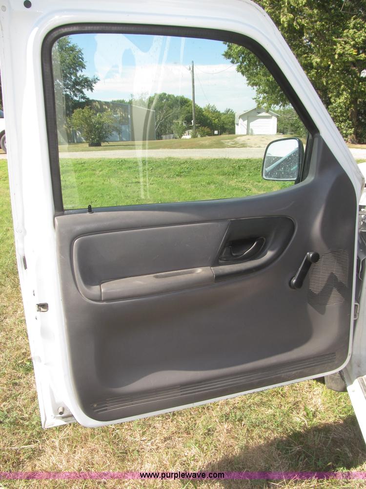 image for item F7131 2003 Ford Ranger XL Ext. Cab pickup truck