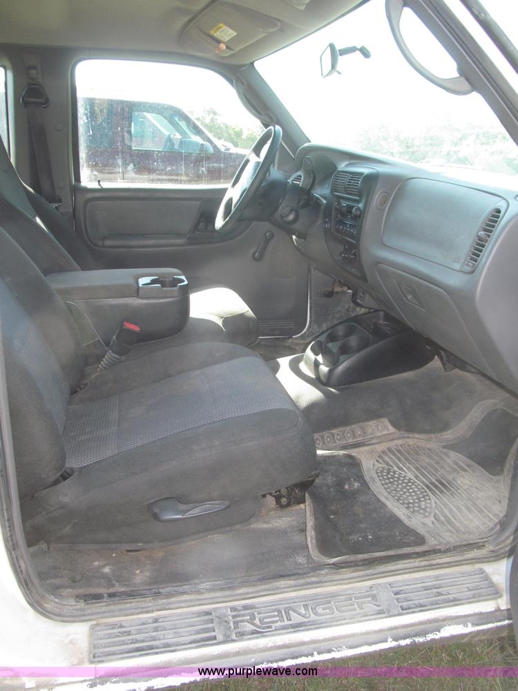 image for item F7131 2003 Ford Ranger XL Ext. Cab pickup truck