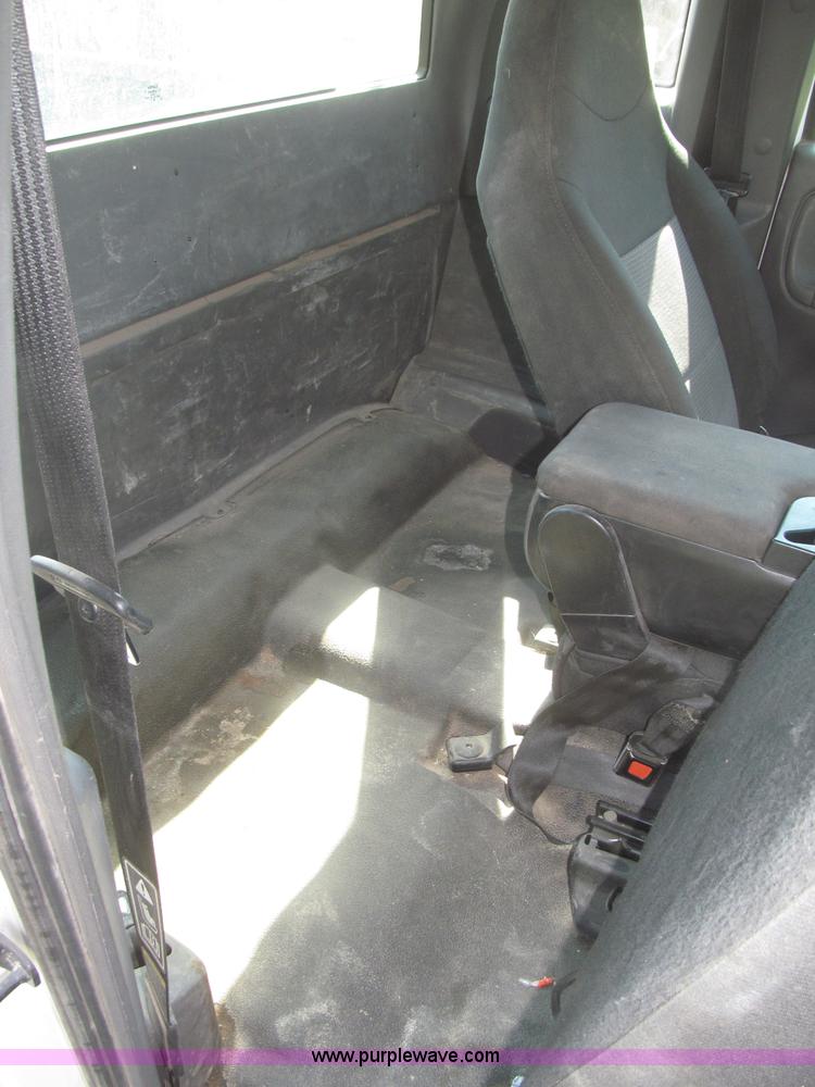 image for item F7131 2003 Ford Ranger XL Ext. Cab pickup truck