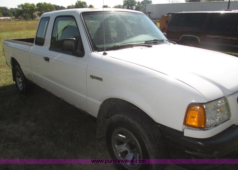 image for item F7131 2003 Ford Ranger XL Ext. Cab pickup truck