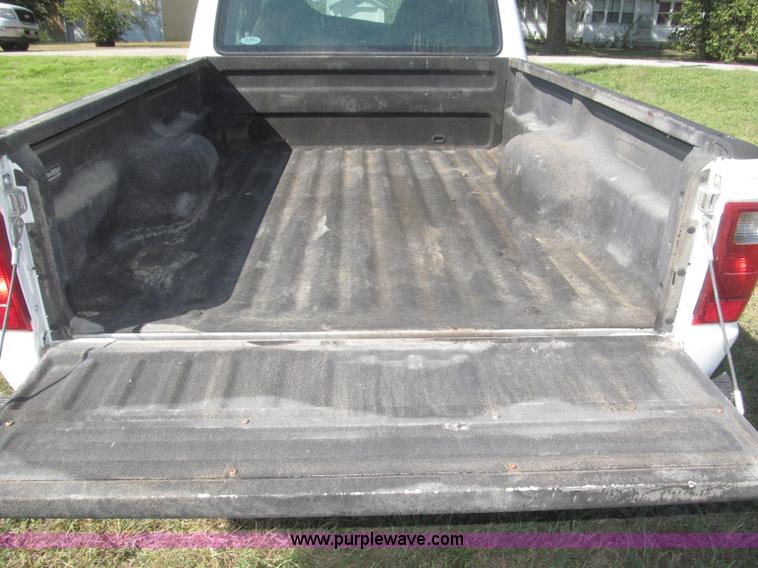 image for item F7131 2003 Ford Ranger XL Ext. Cab pickup truck