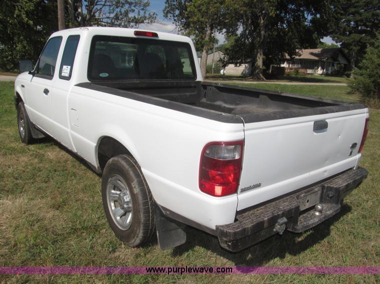 image for item F7131 2003 Ford Ranger XL Ext. Cab pickup truck