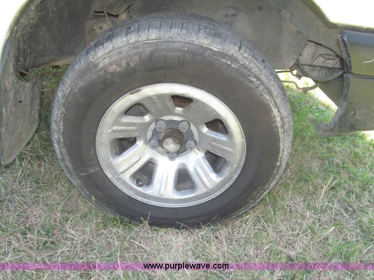 image for item F7131 2003 Ford Ranger XL Ext. Cab pickup truck