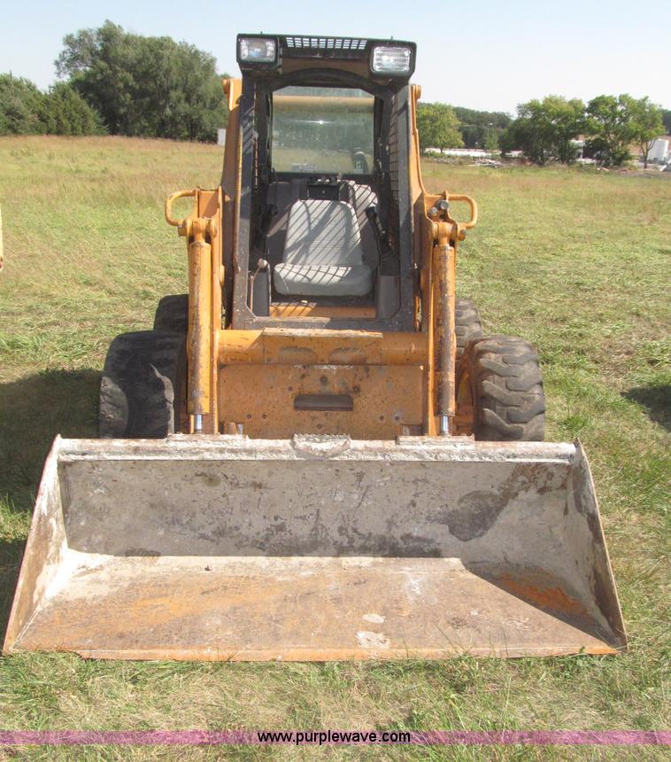 image for item F7135 Case 85XT skid steer