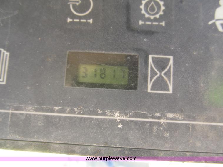 image for item F7135 Case 85XT skid steer