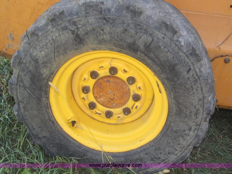 image for item F7135 Case 85XT skid steer