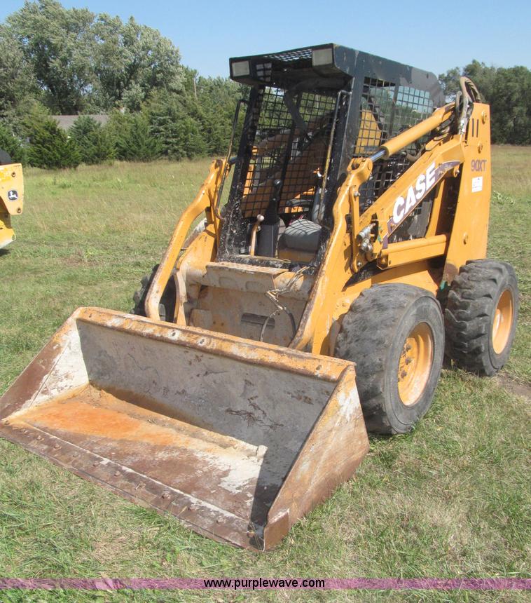 image for item F7136 Case 90XT skid steer