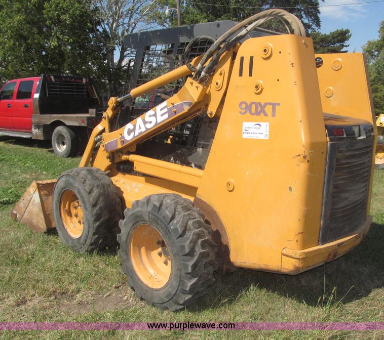 image for item F7136 Case 90XT skid steer
