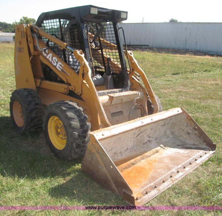 image for item F7136 Case 90XT skid steer