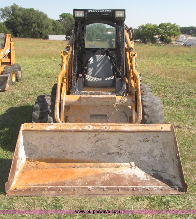 image for item F7136 Case 90XT skid steer