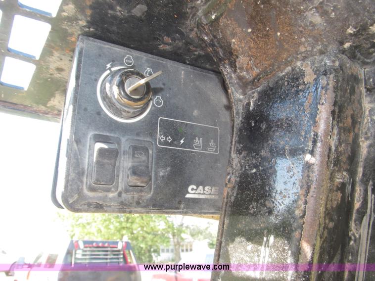 image for item F7136 Case 90XT skid steer