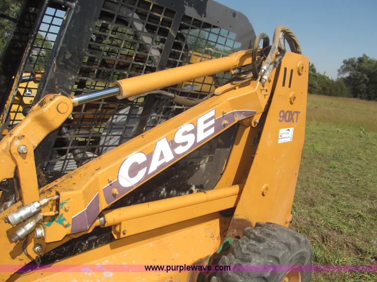 image for item F7136 Case 90XT skid steer