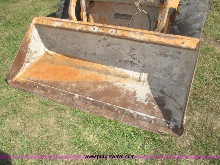 image for item F7136 Case 90XT skid steer