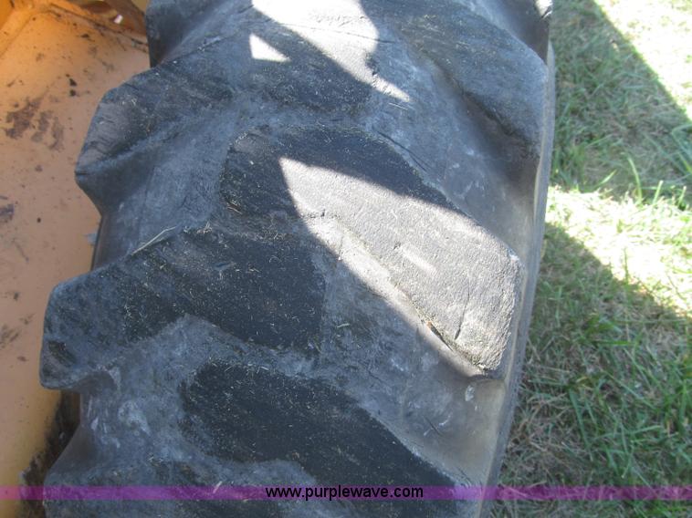image for item F7136 Case 90XT skid steer