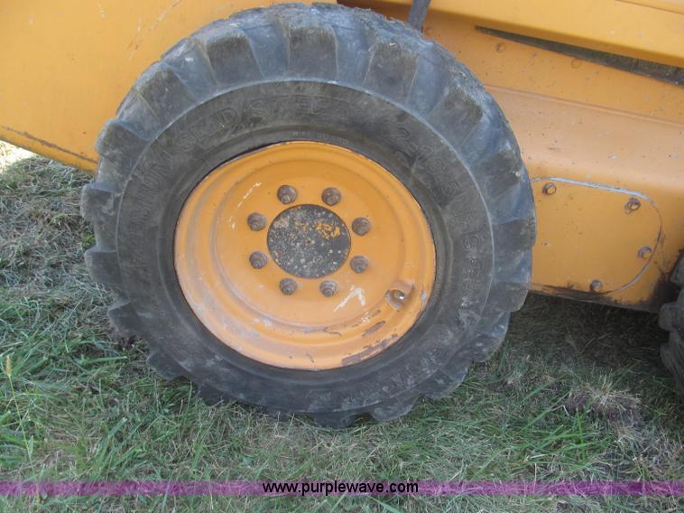 image for item F7136 Case 90XT skid steer