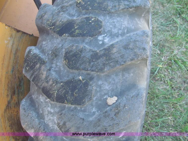 image for item F7136 Case 90XT skid steer