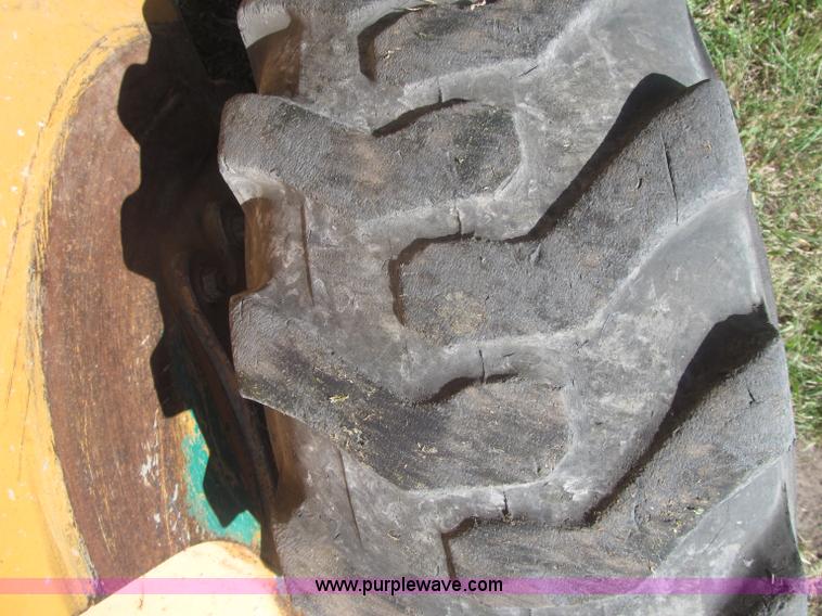 image for item F7136 Case 90XT skid steer