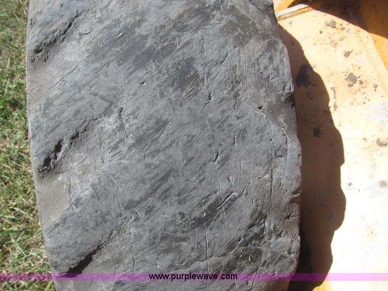 image for item F7136 Case 90XT skid steer