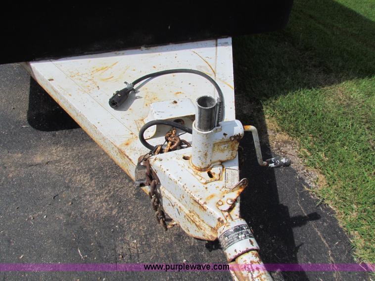 image for item G4089 2003 WW enclosed trailer