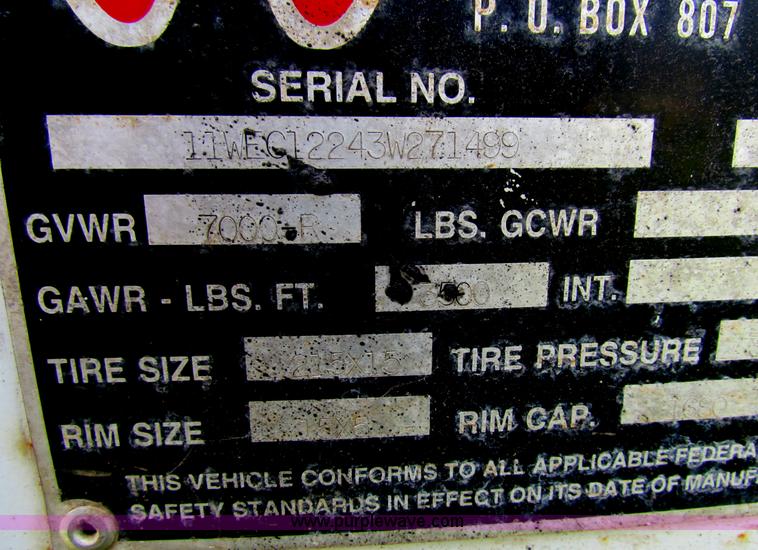 image for item G4089 2003 WW enclosed trailer