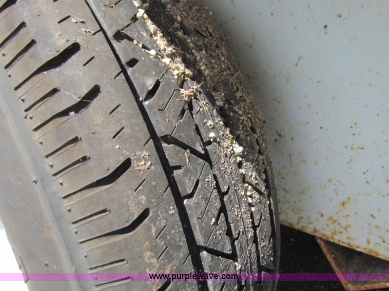 image for item G4089 2003 WW enclosed trailer