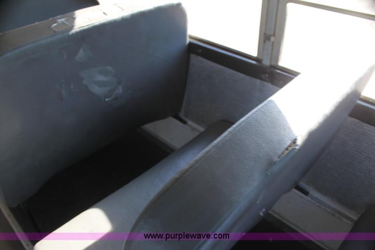 image for item G4157 1995 International 3800 school bus