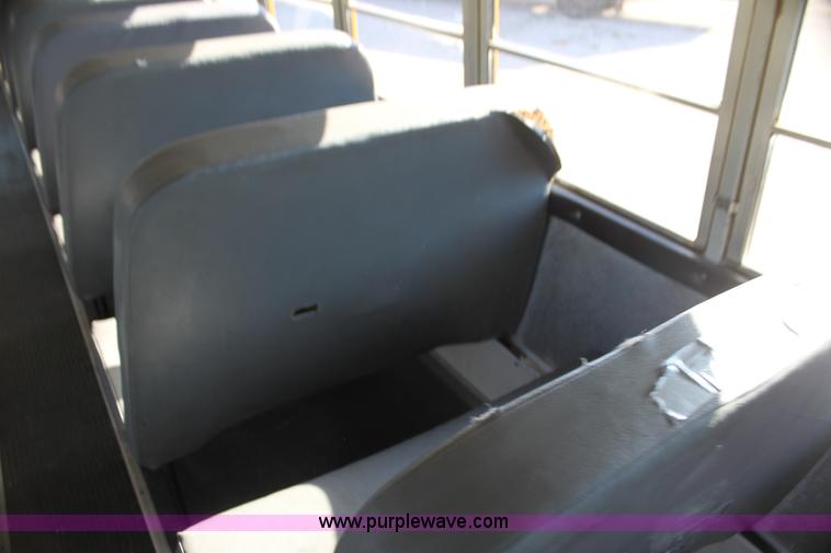 image for item G4157 1995 International 3800 school bus