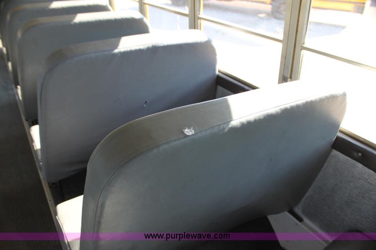 image for item G4157 1995 International 3800 school bus