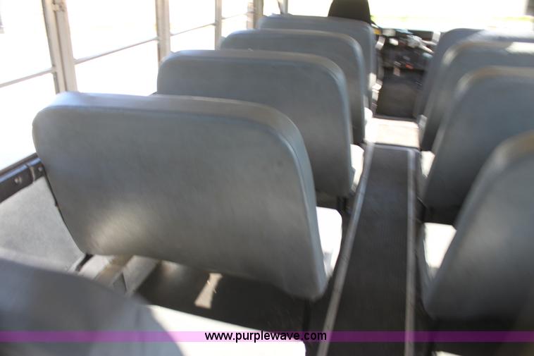 image for item G4157 1995 International 3800 school bus