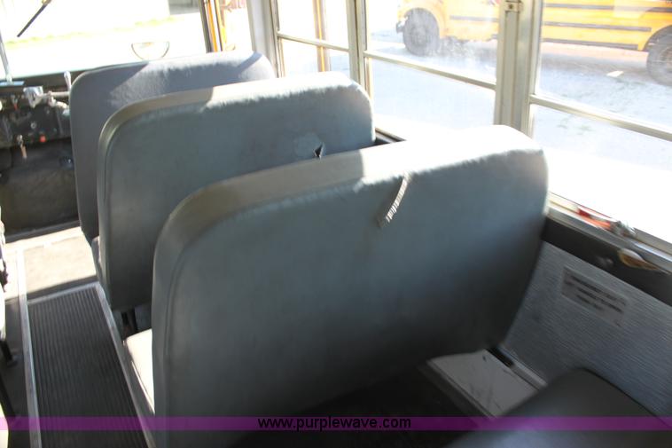 image for item G4157 1995 International 3800 school bus